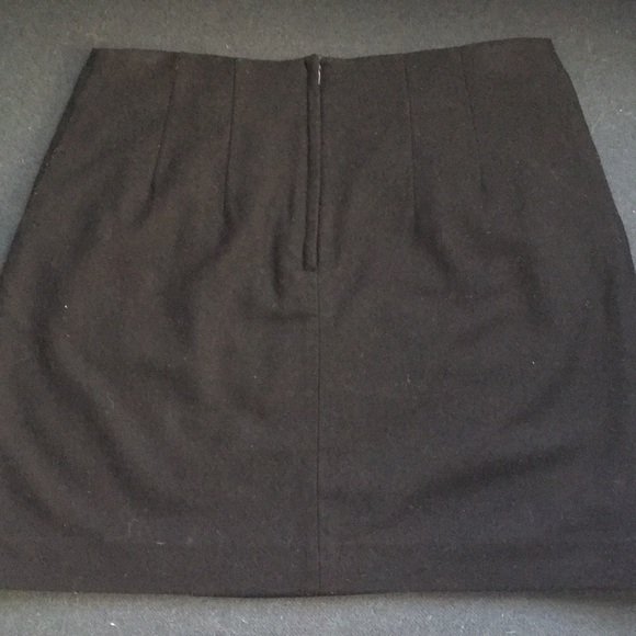 Black wool A-line skirt. - Picture 3 of 4